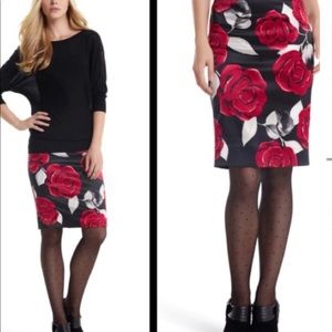White House Black Market black/red rose pencil skirt women’s size 10